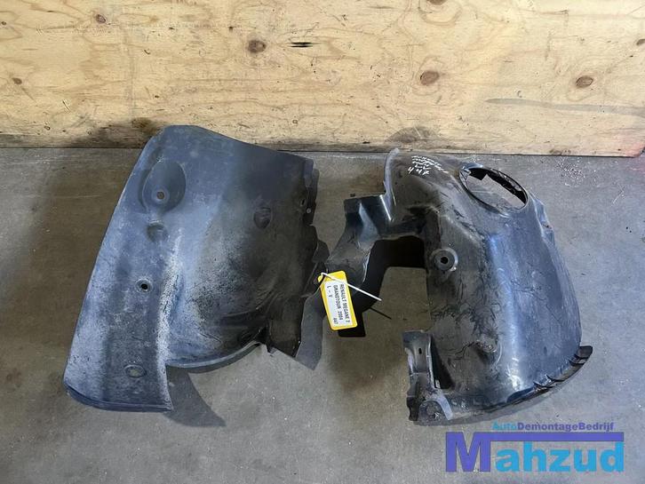 RENAULT MEGANE 2 links voor modderkuip wielkuip 2003-2009, Auto-onderdelen, Carrosserie, Renault, Voor, Links, Gebruikt