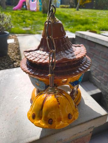 Lampe type espagnol beschikbaar voor biedingen