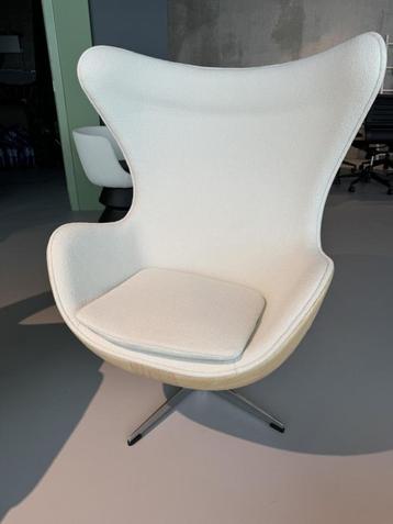 Egg chair wit met hout. Nieuw! beschikbaar voor biedingen