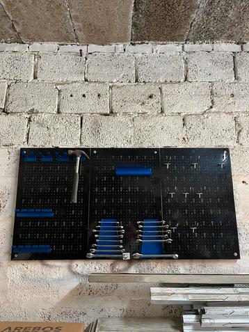 wandorganiser  beschikbaar voor biedingen
