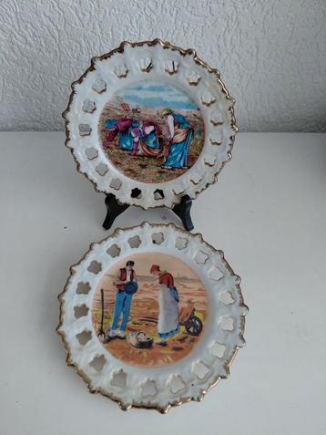 2 decoratieve borden beschikbaar voor biedingen