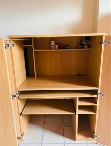 Bureau  beschikbaar voor biedingen