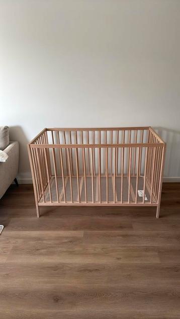 Ledikant beschikbaar voor biedingen