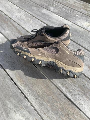 Salomon wandelschoenen (laag model) beschikbaar voor biedingen