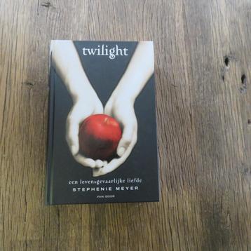 Twilight een levensgevaarlijke liefde Stephenie Meyer beschikbaar voor biedingen