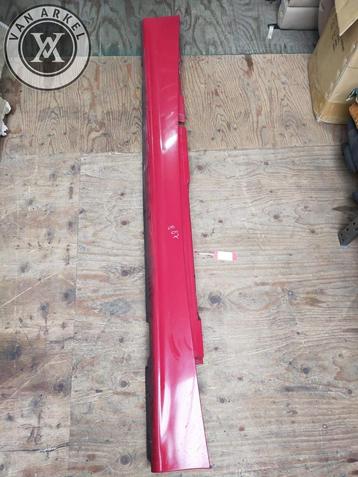 Bmw 1 serie e87 sideskirt rechts beschikbaar voor biedingen