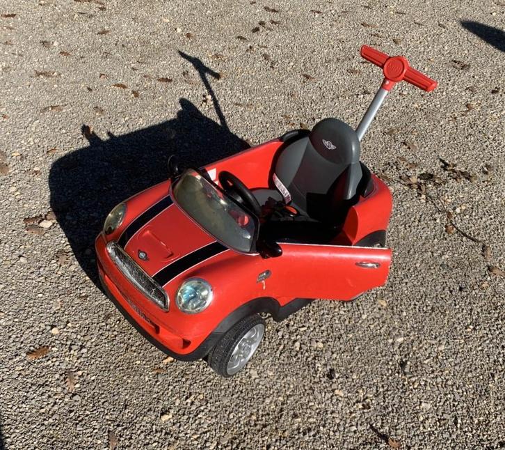 Mini Cooper pour enfants. Chariot à poussettes et pédales, Enfants & Bébés, Jouets | Extérieur | Véhicules & Draisiennes, Utilisé