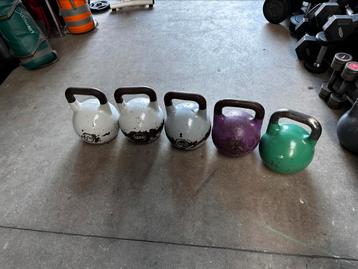 Competitie Kettlebells 12kg ,16kg ,20kg ,24kg disponible aux enchères