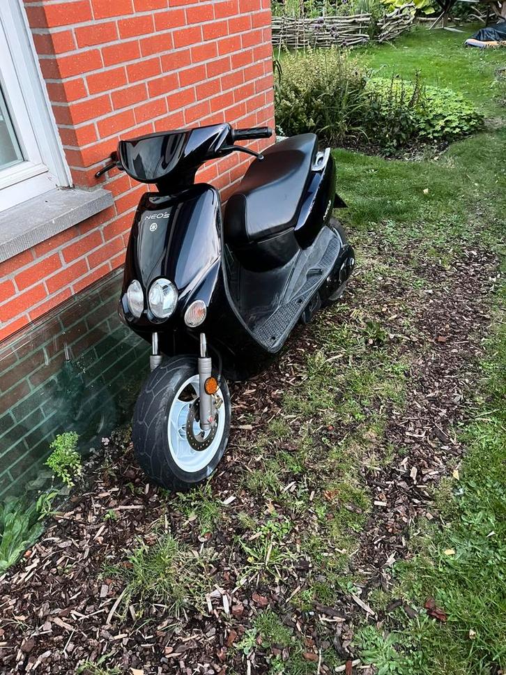 Yamaha neos 2t, Fietsen en Brommers, Scooters | Peugeot, Zo goed als nieuw, Overige modellen, Klasse A (25 km/u), Tweetakt, Ophalen