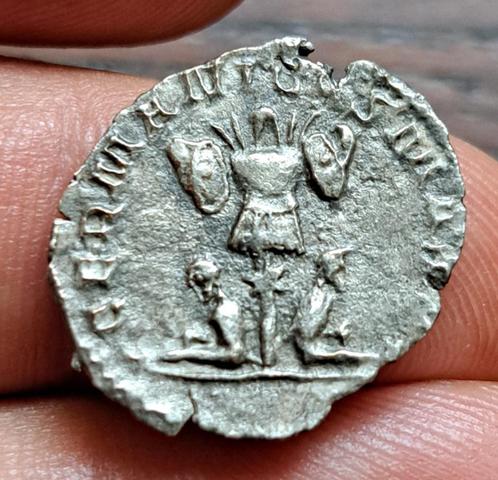 Gallienus - Antoninianus Trofee, Postzegels en Munten, Munten | Europa | Niet-Euromunten, Losse munt, Overige landen, Zilver, Ophalen of Verzenden