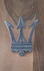 Vintage logo, grill logo, auto embleem van Maserati., Ophalen of Verzenden, Gebruikt, Gebruiksvoorwerp