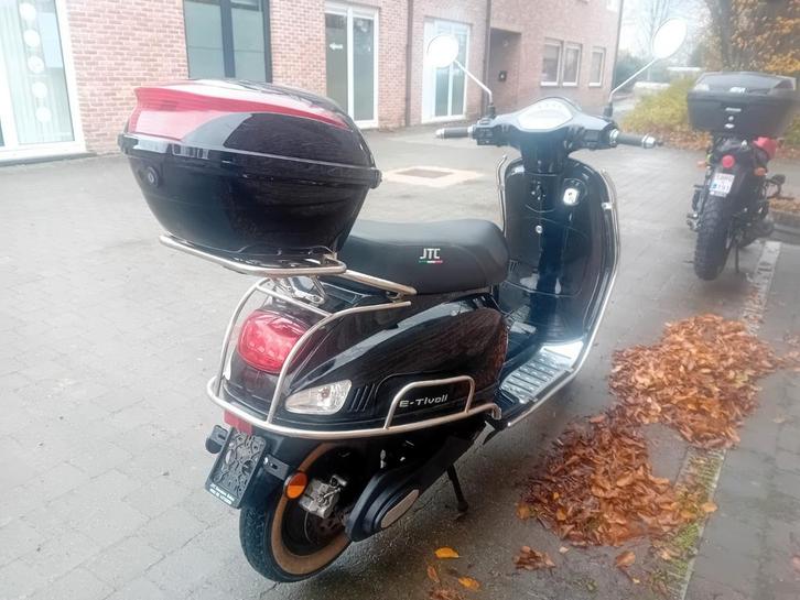 Electrische brommer Jtc e-Tivoli, Fietsen en Brommers, Snorfietsen en Snorscooters, Zo goed als nieuw, Ophalen