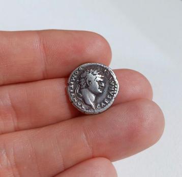 Domitianus (onder Vespasianus, als Caesar) denarius. Zilver beschikbaar voor biedingen