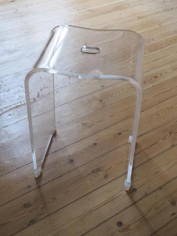 Tabouret design plexiglas transparent pour douche. beschikbaar voor biedingen