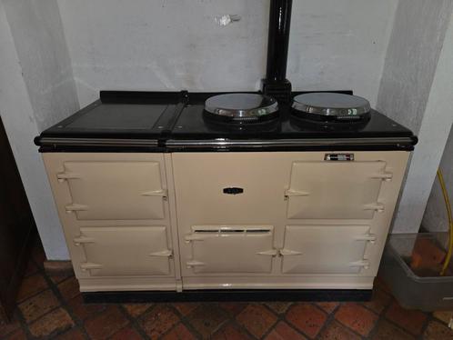 AGA OE oliegestookt fornuis – klassiek en karaktervol, Huis en Inrichting, Keuken | Complete keukens, Gebruikt, Crème, Ophalen