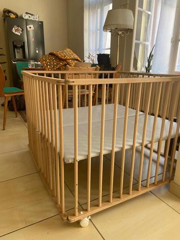 Maisons du Monde – Houten babypark (zo goed als nieuw) beschikbaar voor biedingen
