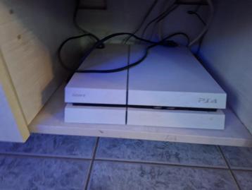 playstation 4 met toebehoren  beschikbaar voor biedingen