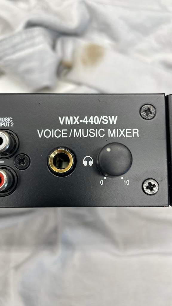VOICE/MISIC MIXER VWX-440/SW Monacor in nieuwstaat, Audio, Tv en Foto, Professionele apparaten, Zo goed als nieuw, Audio, Ophalen