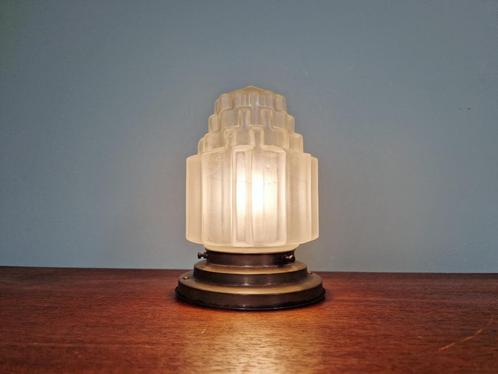 Wolkenkrabber Art Deco plafondlamp in gesatineerd glas, 1930, Antiek en Kunst, Antiek | Verlichting, Ophalen of Verzenden