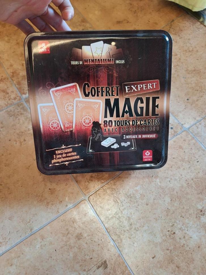 Magic Expert-set - 80 trucs + accessoires, Hobby en Vrije tijd, Kaarten | Zelf maken, Zo goed als nieuw, Ophalen of Verzenden