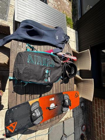 Kitesurf set (wetsuit, board, kite, leash, gordel), Enlèvement, Neuf, 9 m², Ensemble de kite