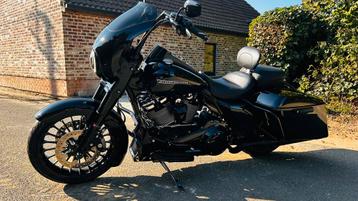 Harley Davidson Road king special full black•2018•29.000 km beschikbaar voor biedingen
