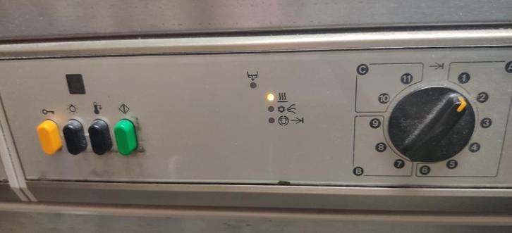 Miele T5205 industriële condensatordroger, Elektronische apparatuur, Was-droogcombinaties, Gebruikt, 4 tot 6 kg, 85 tot 90 cm
