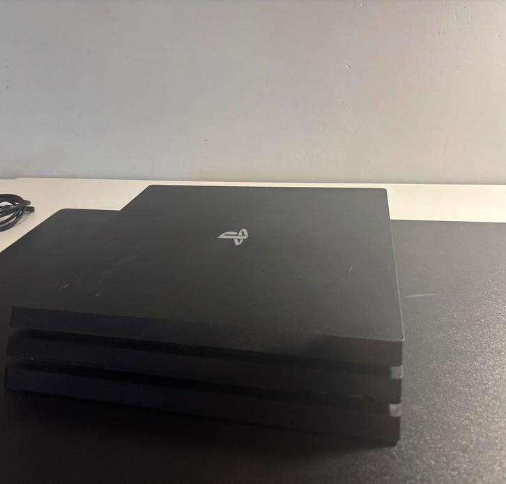 Ps4 pro, Games en Spelcomputers, Games | Sony PlayStation 4, Zo goed als nieuw, Overige genres, 1 speler, Vanaf 7 jaar, Eén computer