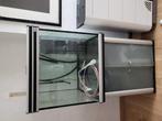 Aquarium 65x65x65 met alles er bij zie beschrijven .