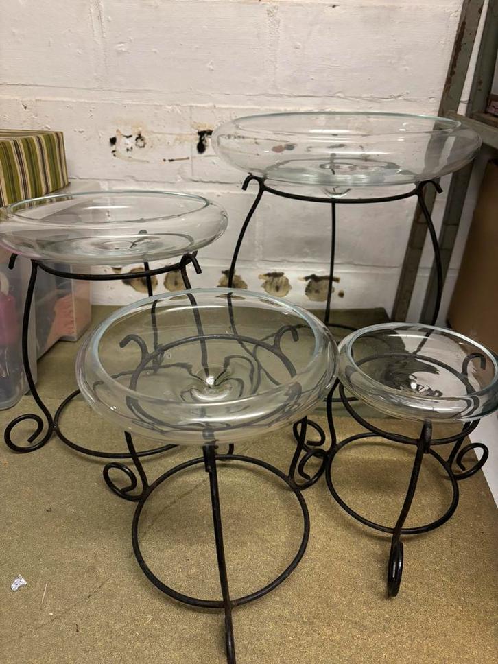 Coupes en verre sur pied en fer forgé, Huis en Inrichting, Overige Huis en Inrichting, Zo goed als nieuw, Ophalen