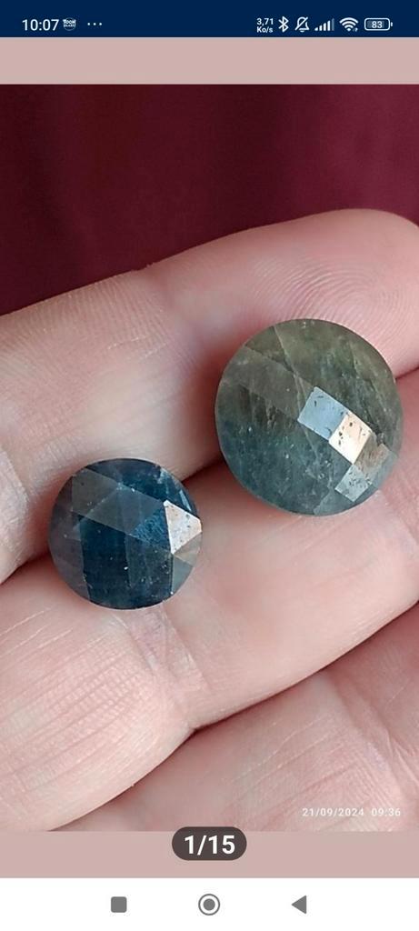Twee grote onverwarmde saffieren, Handtassen en Accessoires, Edelstenen, Nieuw, Ophalen of Verzenden