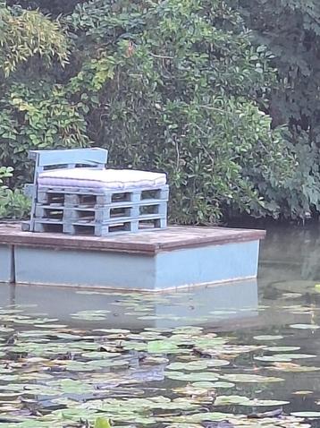 Zelfdrijvend ponton / polyester beschikbaar voor biedingen