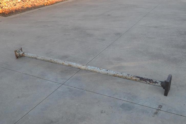 gietijzeren paal voor ondersteuning, 2m57 hoog, Doe-het-zelf en Bouw, Metalen, Ophalen