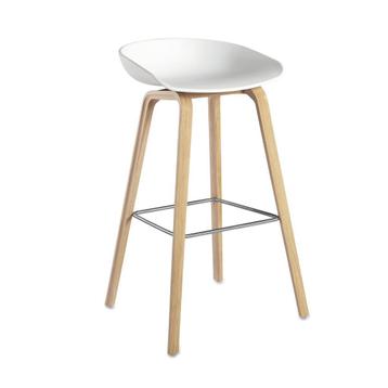 2  HAY About A Stool AAS 32 – 75 cm, wit/eik beschikbaar voor biedingen