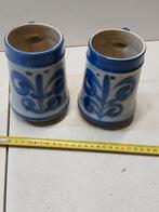 2 mokken van steengoed +/- 1960, Antiek en Kunst, Ophalen of Verzenden