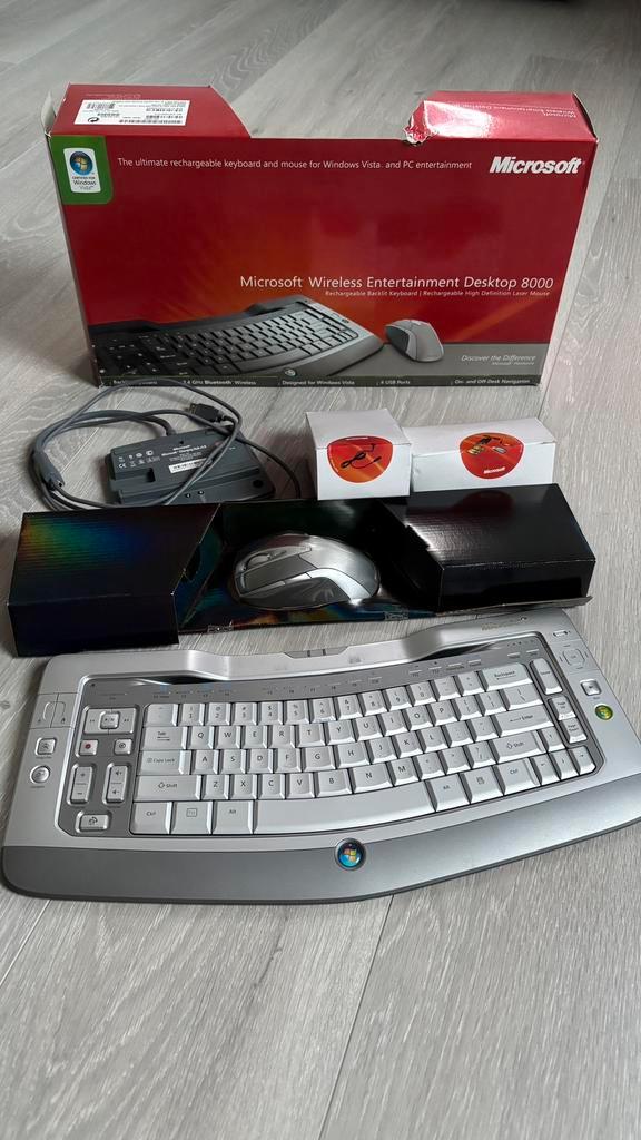 MS wireless entertainment desktop 8000 - vintage, Computers en Software, Toetsenborden, Zo goed als nieuw, Qwerty, Ergonomisch