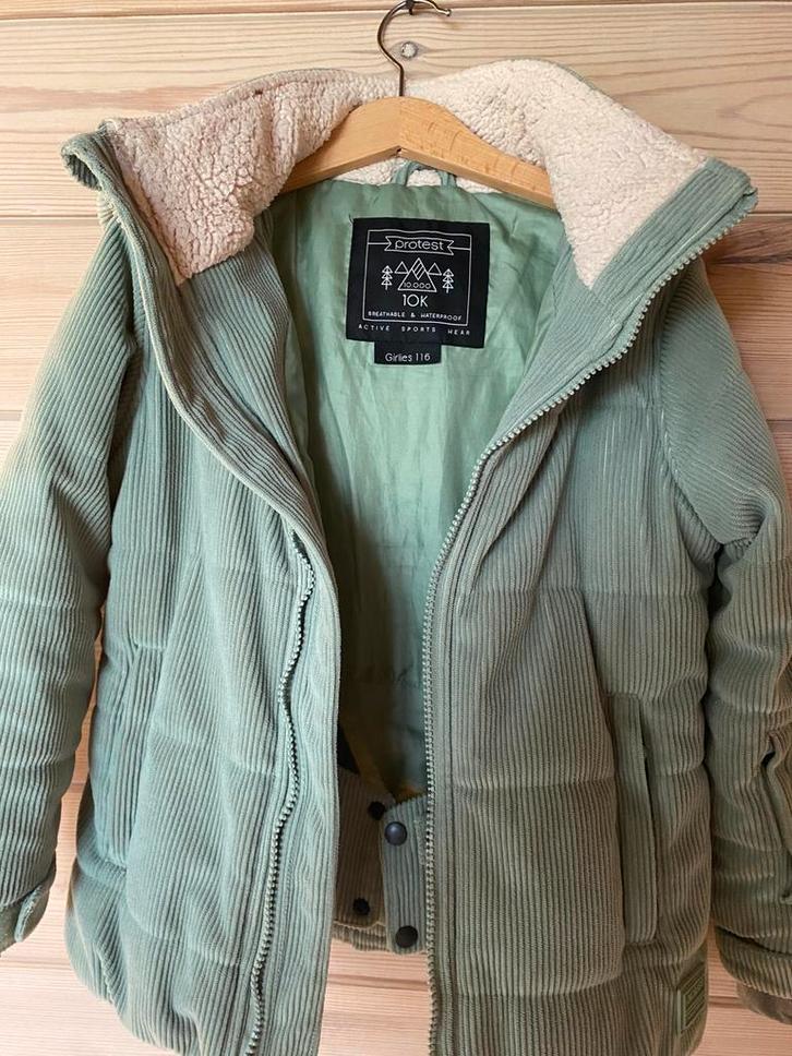 Lekker warme winterjas lichtgroen, merk Protest, maat 116, Kinderen en Baby's, Kinderkleding | Maat 116, Zo goed als nieuw, Ophalen