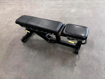 Technogym Pure Strength Adjustable Bench beschikbaar voor biedingen