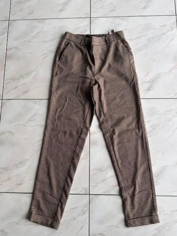 Pantalon à carreaux Vero Moda taille S (nr8159)  disponible aux enchères