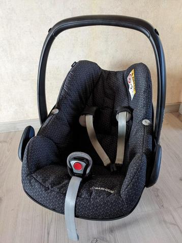 Maxi-Cosy draagbare autostoel + basis beschikbaar voor biedingen