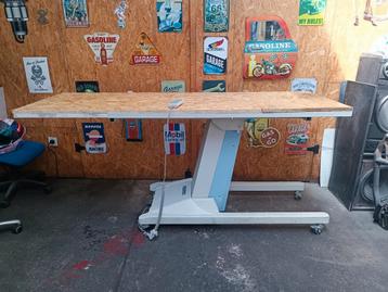 Table moto et scooter (banc)  beschikbaar voor biedingen