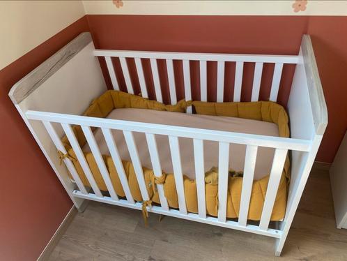Lit evolutif + commode, Kinderen en Baby's, Kinderkamer | Complete kinderkamers, Zo goed als nieuw, Jongetje of Meisje, Ophalen