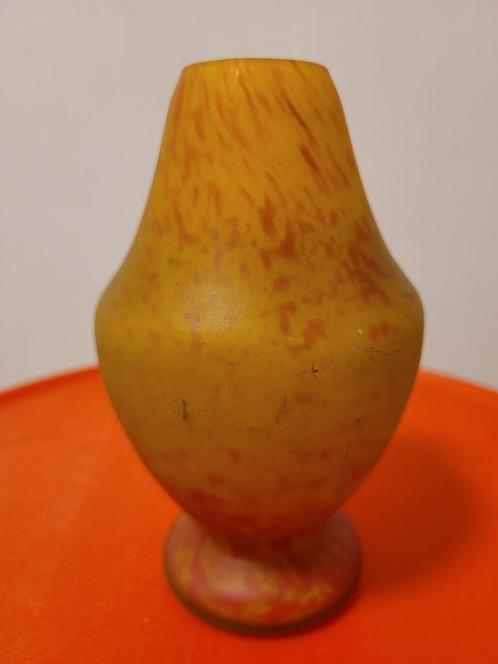 kleine vaas van glaspasta delatte nancy, Antiek en Kunst, Antiek | Glaswerk en Kristal, Ophalen of Verzenden