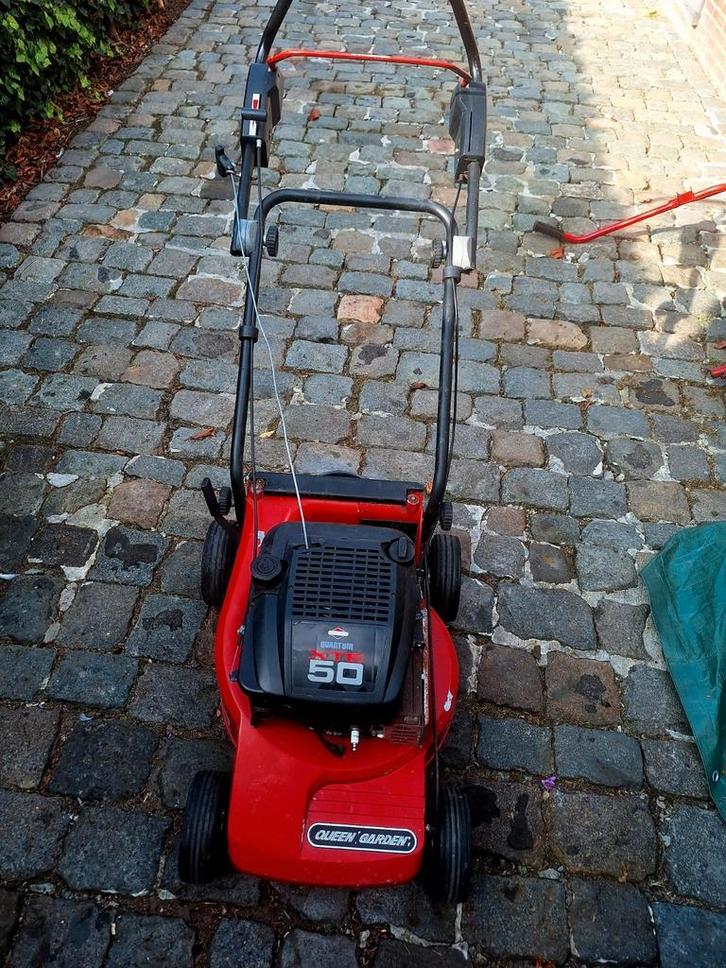 Grasmaaier briggs en stratton, Tuin en Terras, Grasmaaiers, Gebruikt, Benzine-grasmaaier, 40 t/m 49 cm, Opvangzak, Ophalen