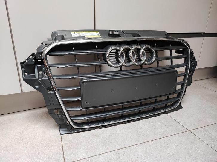 Originele Audi A3 (8V) Grill (2012-2021), Auto-onderdelen, Carrosserie, Bumper, Audi, Gebruikt, Ophalen of Verzenden
