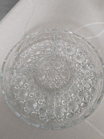 glazen schaal voor hapjes beschikbaar voor biedingen