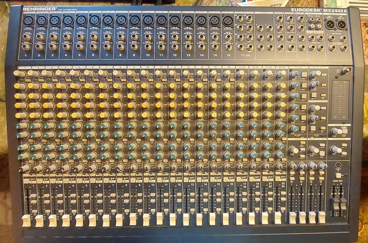 Behringer EURODESK MX2442A 24-Channel, Recording/Live-Mixer, Musique & Instruments, Tables de mixage, Utilisé, Enlèvement