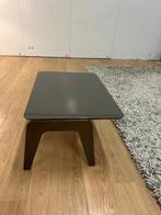 ZGAN Minotti Kirk Jut Out Bijzettafel - NP: €3.000, Huis en Inrichting, Bijzettafel  Design tafel, Ophalen of Verzenden, Zo goed als nieuw