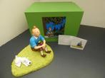 Kuifje-figuur zittend in het gras Bte +Certificaat, Verzamelen, Stripfiguren, Ophalen of Verzenden, Kuifje, Nieuw, Beeldje of Figuurtje