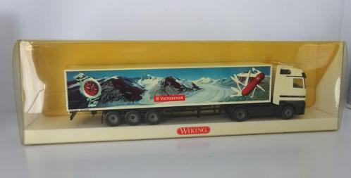 Wiking Mercedes Actros Victorinox 1:87 neuf en boîte, Hobby & Loisirs créatifs, Voitures miniatures | 1:87, Neuf, Bus ou Camion